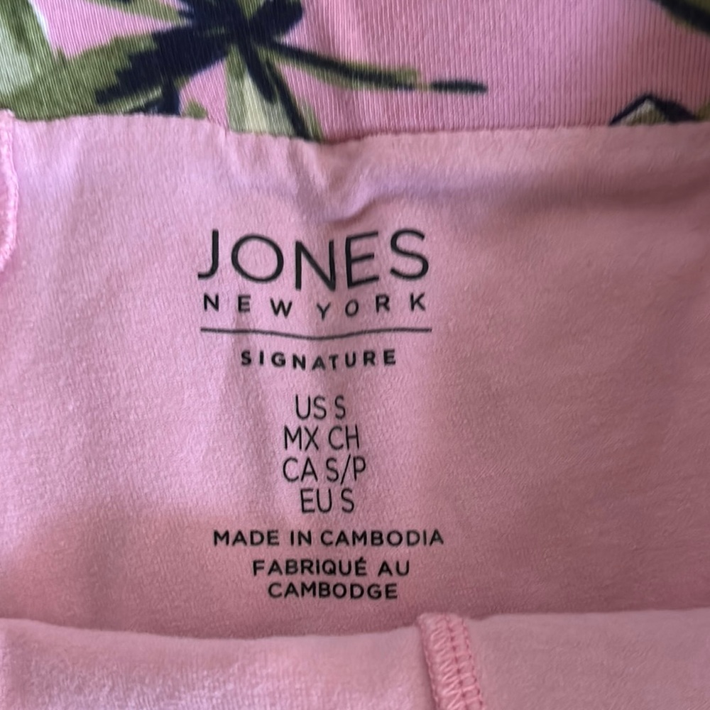 Jones New York Pink Skirt with Green Leaf Design - Picture 2 of 2